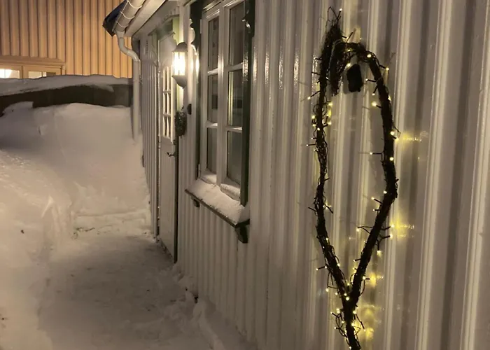 Idyllisk Lite Anneks Med Enestaende Uteplass