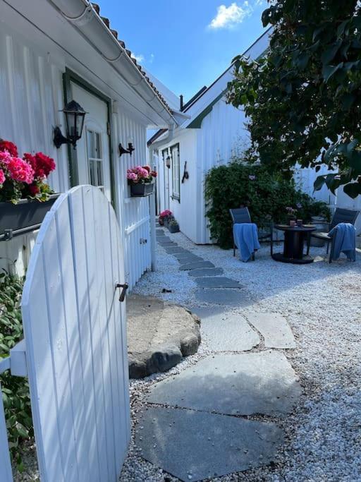 Apartment Idyllisk Lite Anneks Med Enestaende Uteplass *